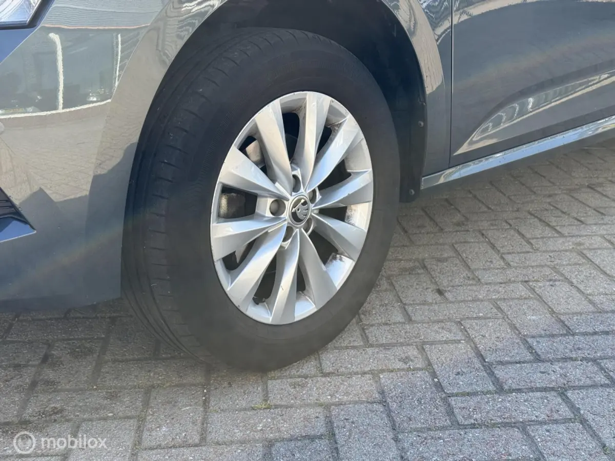 1.0 TSI Ambition | Airco | Apple Carplay/Android Auto | LM Velgen | Cruise |69.053 km!!! |Ndl auto! |