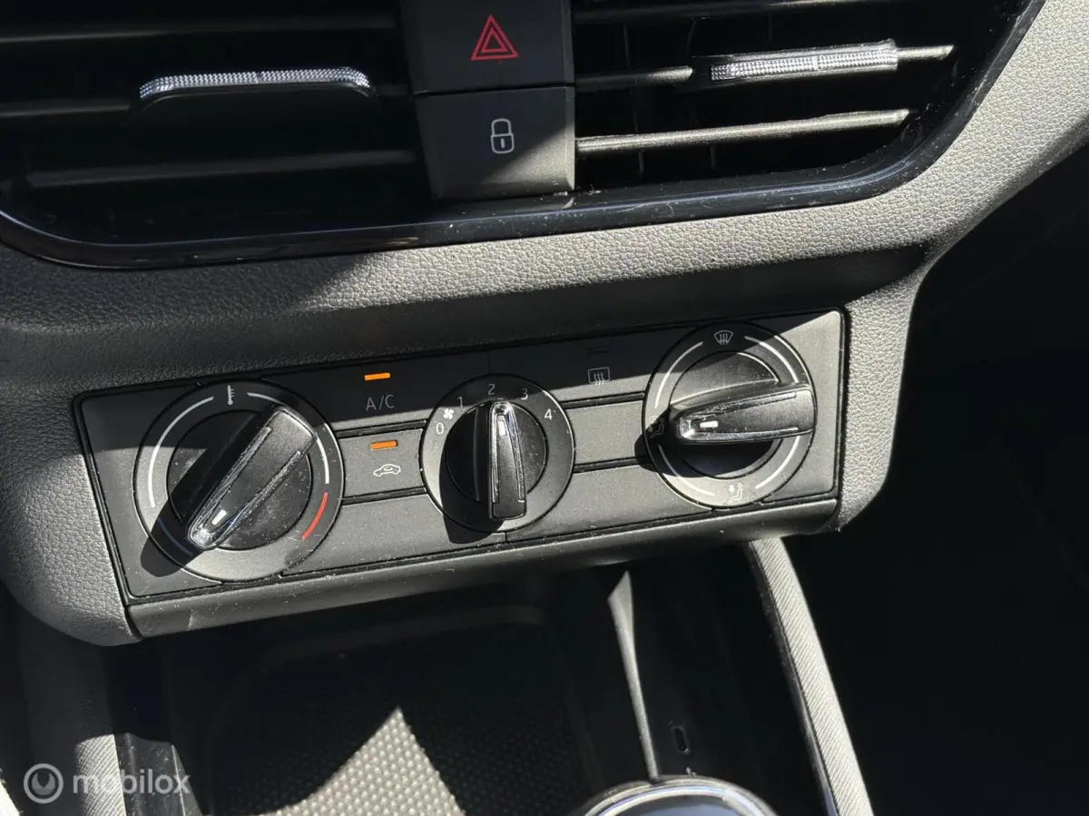 1.0 TSI Ambition | Airco | Apple Carplay/Android Auto | LM Velgen | Cruise |69.053 km!!! |Ndl auto! |