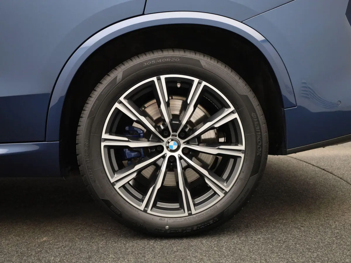 xDrive30d (195 kW) | Harman Kardon Surround Sound System | Shadow Line | Active Cruise Control met Stop&Go functie | HUD | LED Koplampen |  Panoramisch schuifdak | M Sport remmen |