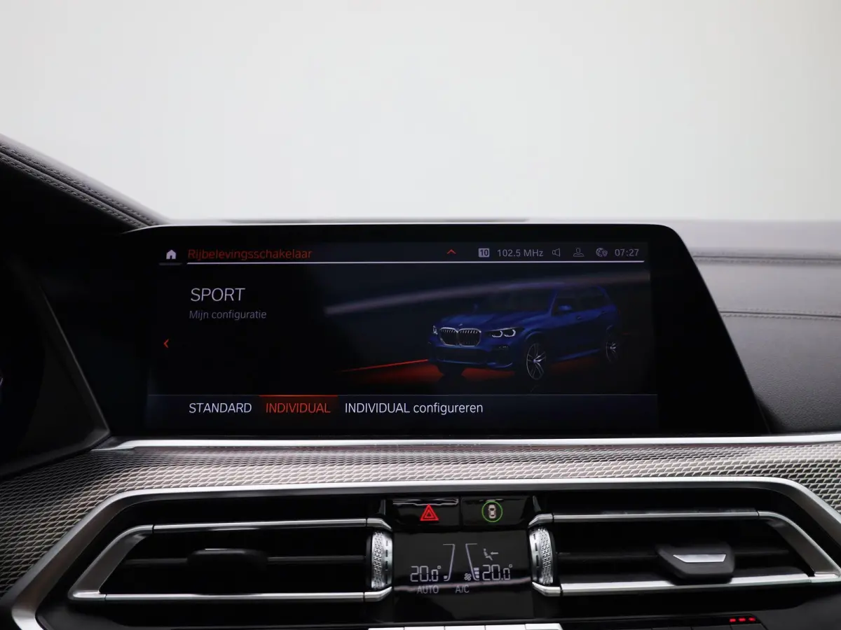 xDrive30d (195 kW) | Harman Kardon Surround Sound System | Shadow Line | Active Cruise Control met Stop&Go functie | HUD | LED Koplampen |  Panoramisch schuifdak | M Sport remmen |