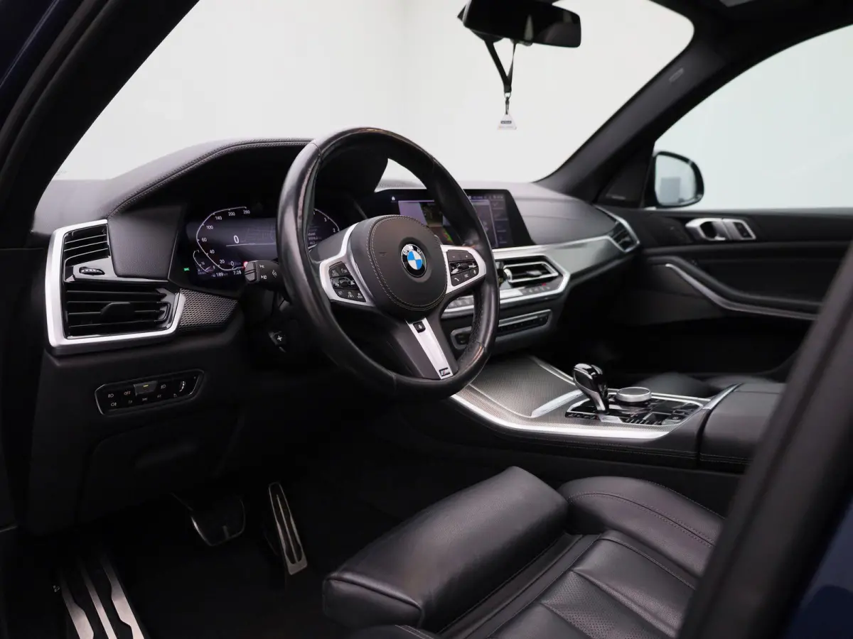 xDrive30d (195 kW) | Harman Kardon Surround Sound System | Shadow Line | Active Cruise Control met Stop&Go functie | HUD | LED Koplampen |  Panoramisch schuifdak | M Sport remmen |