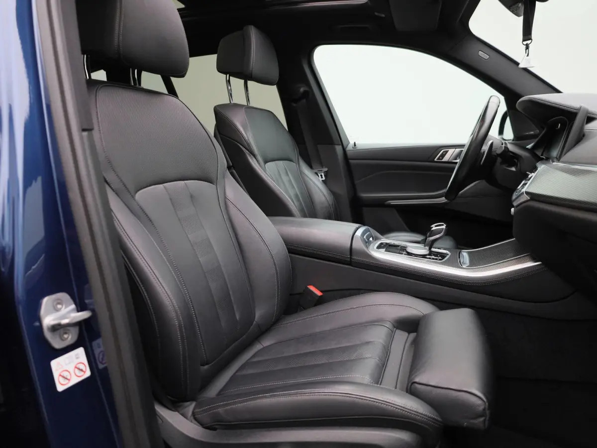 xDrive30d (195 kW) | Harman Kardon Surround Sound System | Shadow Line | Active Cruise Control met Stop&Go functie | HUD | LED Koplampen |  Panoramisch schuifdak | M Sport remmen |