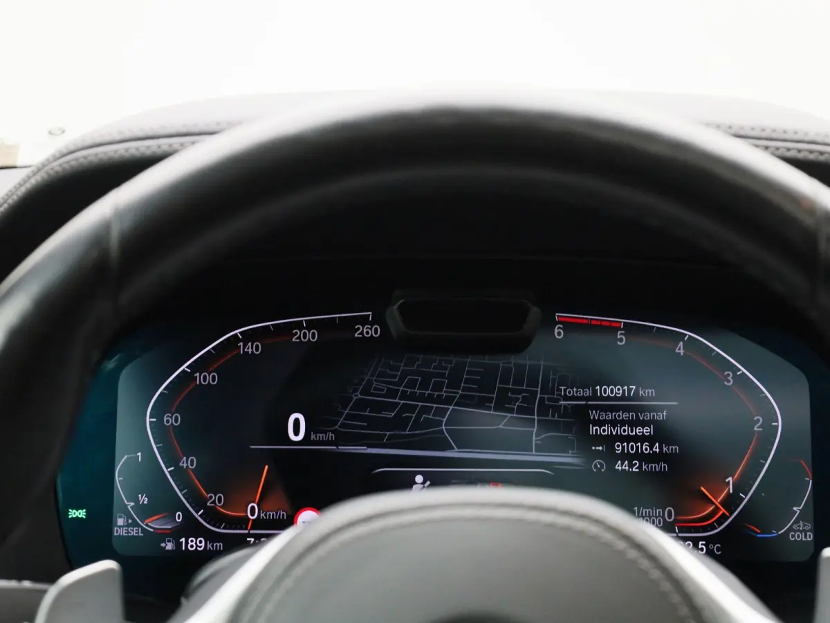 xDrive30d (195 kW) | Harman Kardon Surround Sound System | Shadow Line | Active Cruise Control met Stop&Go functie | HUD | LED Koplampen |  Panoramisch schuifdak | M Sport remmen |