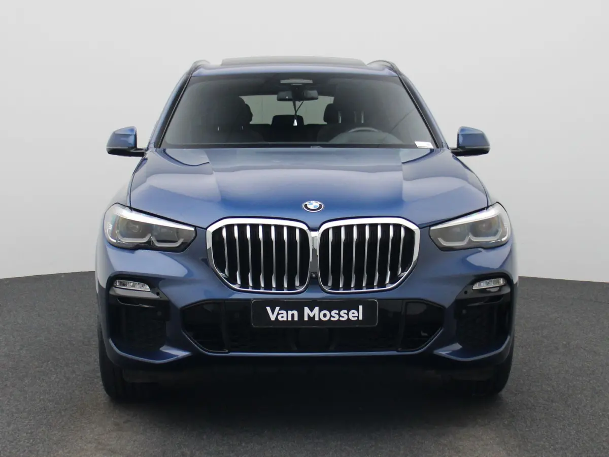 xDrive30d (195 kW) | Harman Kardon Surround Sound System | Shadow Line | Active Cruise Control met Stop&Go functie | HUD | LED Koplampen |  Panoramisch schuifdak | M Sport remmen |