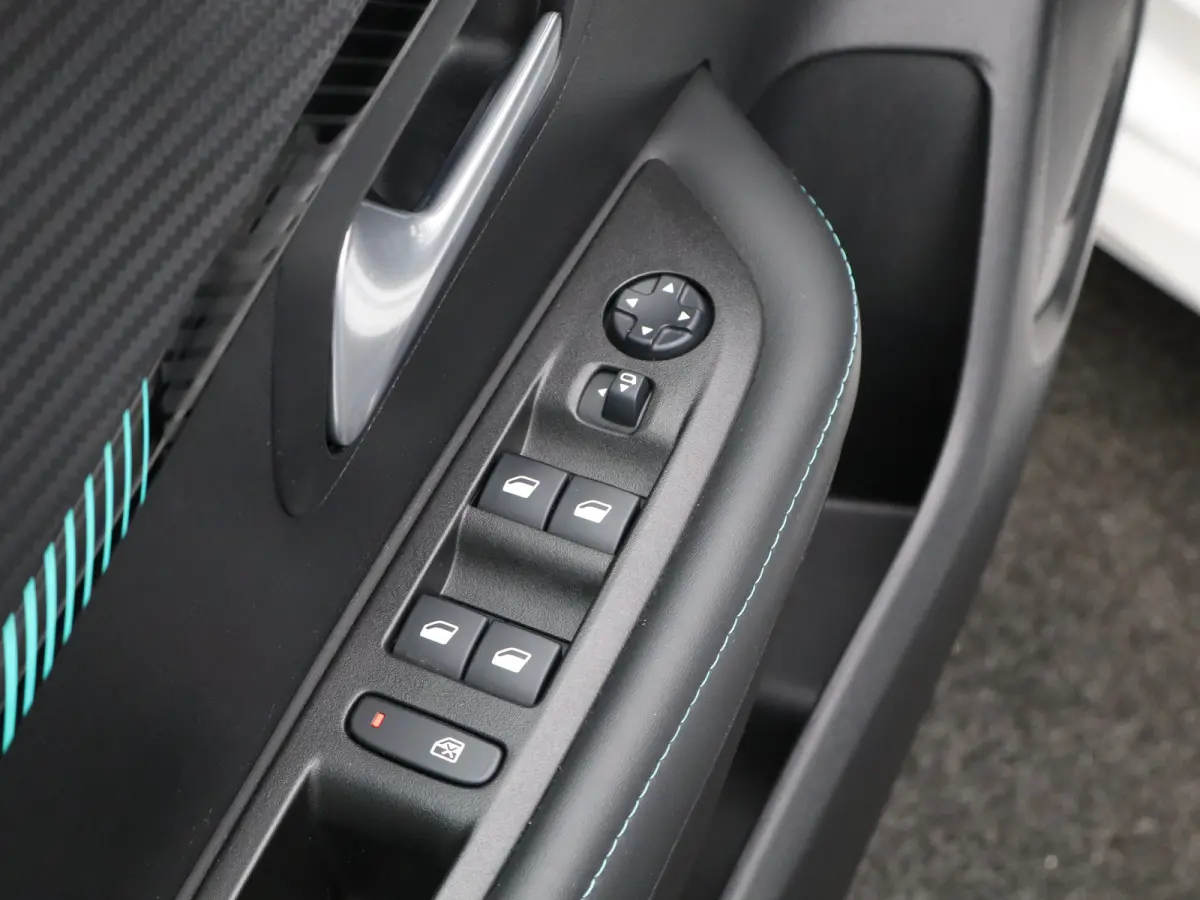 1.2 PureRech Allure | Achteruitrijcamera | Panoramadak | Cruise Control | Apple Carplay/Android Auto