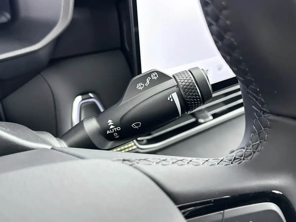 More | 20" | Panoramadak | Infinity Audio | 360 Camera | Adaptieve cruise | BLIS | Stoel/stuurverwarming | Full LED