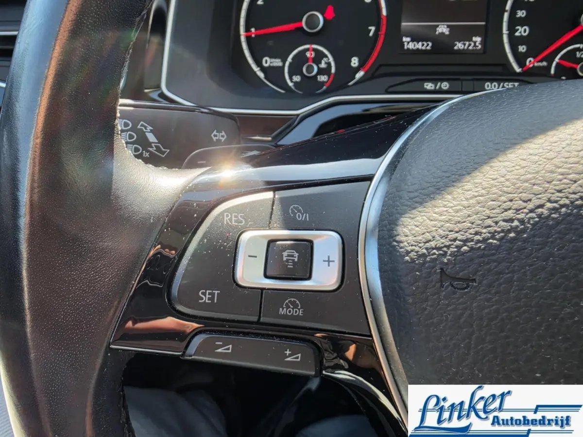 1.0 TSI R-LINE AUTOMAAT|PANO/CLIMA/ADAP CRUISE