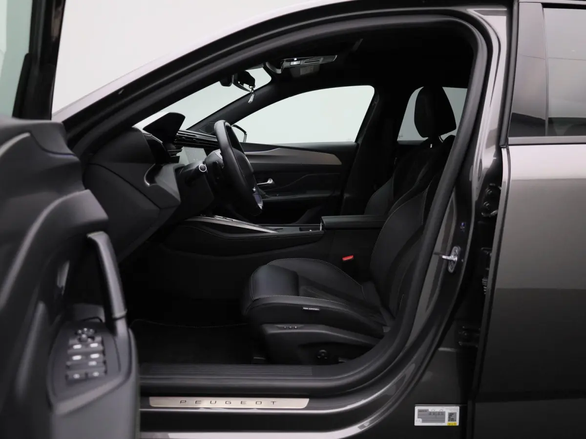 1.6 Plug-in Hybrid 180 GT | Apple Carplay / Android Auto | Panoramadak | Camera | Parkeersensoren | Stoelverwarming |