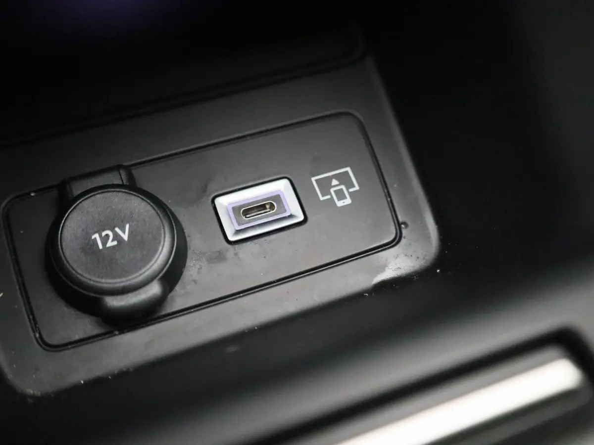 1.6 Plug-in Hybrid 180 GT | Apple Carplay / Android Auto | Panoramadak | Camera | Parkeersensoren | Stoelverwarming |