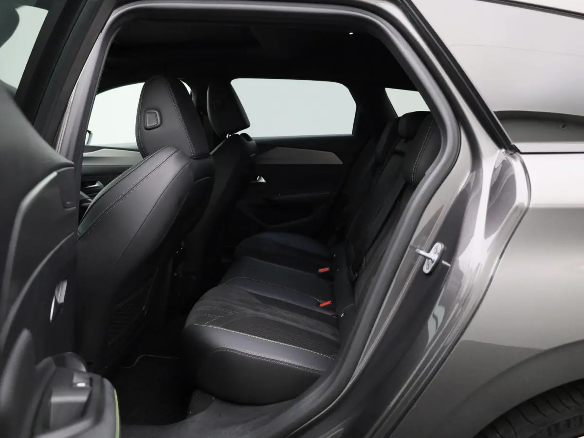 1.6 Plug-in Hybrid 180 GT | Apple Carplay / Android Auto | Panoramadak | Camera | Parkeersensoren | Stoelverwarming |