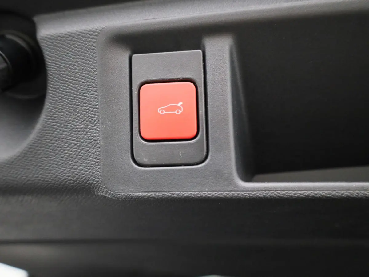 1.6 Plug-in Hybrid 180 GT | Apple Carplay / Android Auto | Panoramadak | Camera | Parkeersensoren | Stoelverwarming |