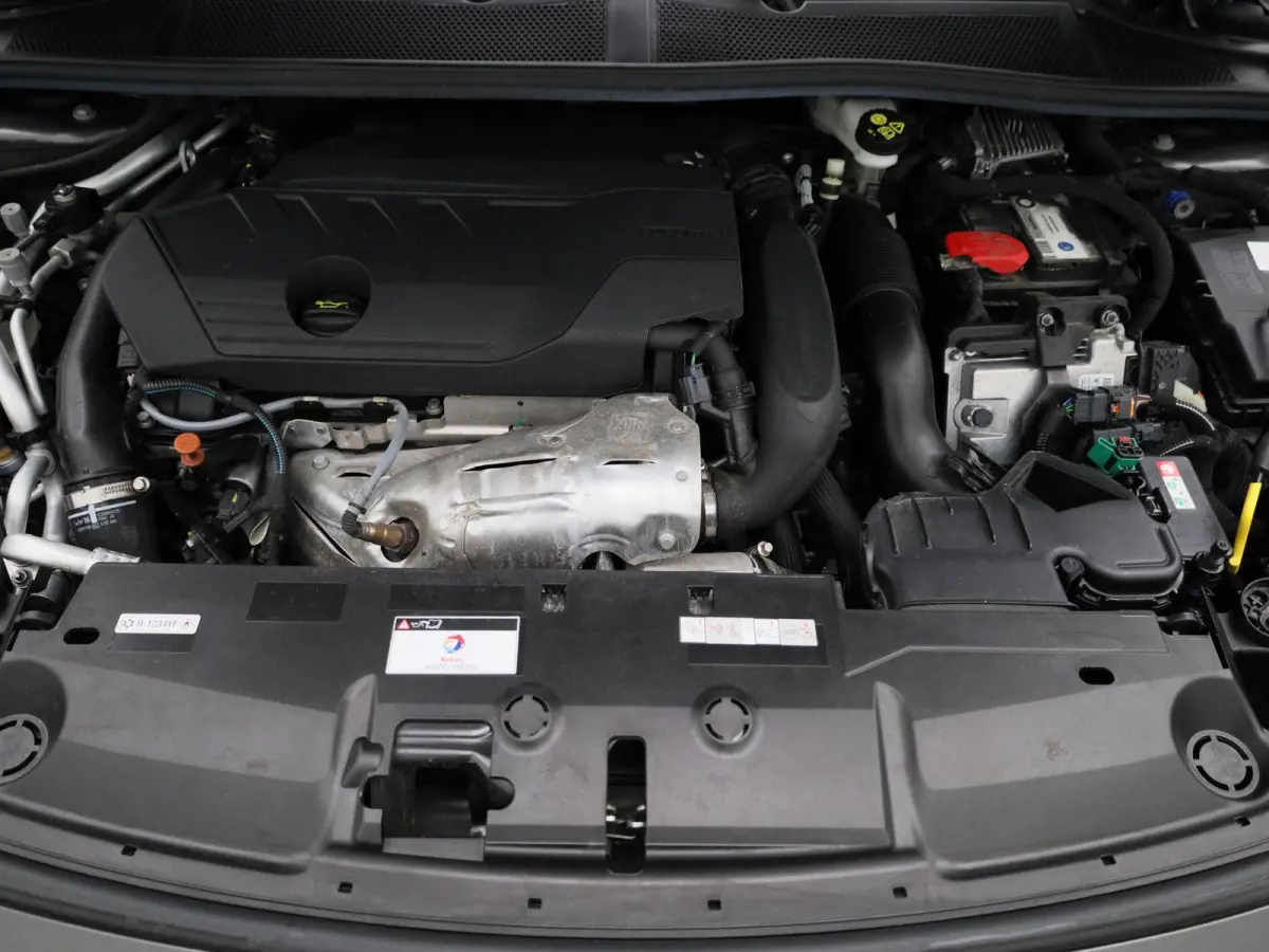1.6 Plug-in Hybrid 180 GT | Apple Carplay / Android Auto | Panoramadak | Camera | Parkeersensoren | Stoelverwarming |