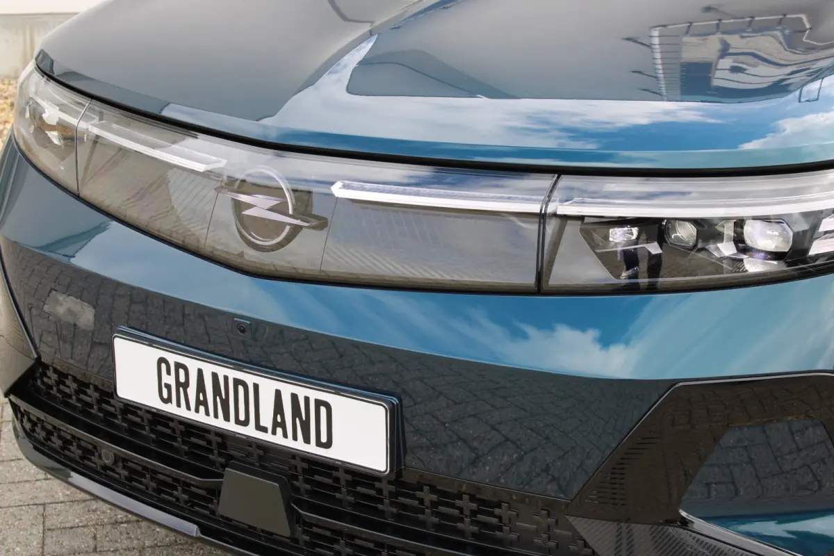 AWD 325 pk Ultimate 73 kwh / 8 jaar garantie / Leder / Panoramadak / 20"inch / 360 camera | 20'' Lichtmetalen wielen ''Diamond Cut Aero'' | 360 graden camera | Draadloze telefoonlader (Induc