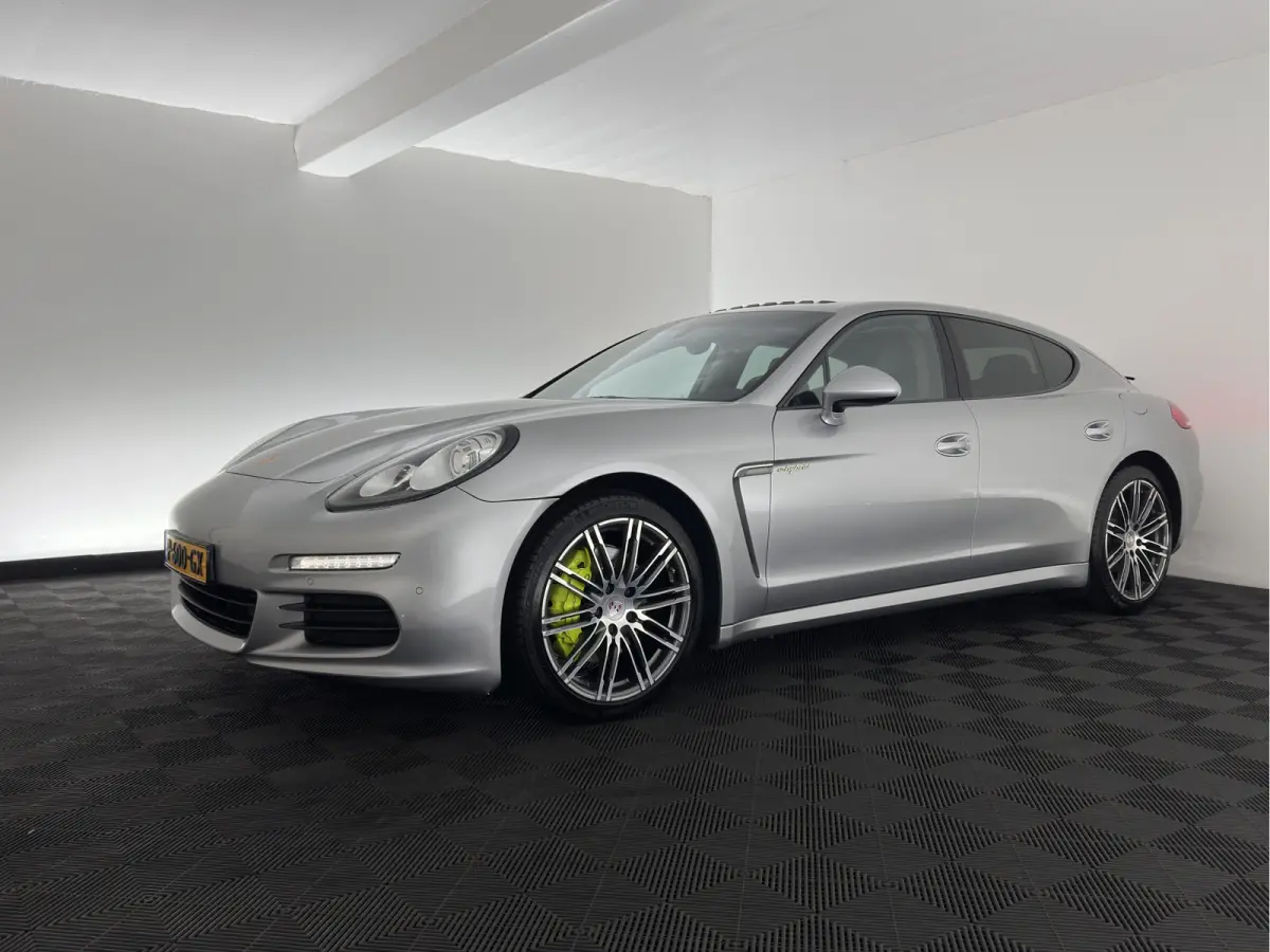 3.0 S E-Hybrid (Plug-In) Aut. *PANO | LEATHER | XENON | HEATED-SPORTSEATS | MEMORY-PACK | BOSE-SOUND | AIR-SUSPENSION | NAVI-FULLMAP | CAMERA | PRIVACY-GLASS | SHIFTPADDLES | ECC | PDC | CRU