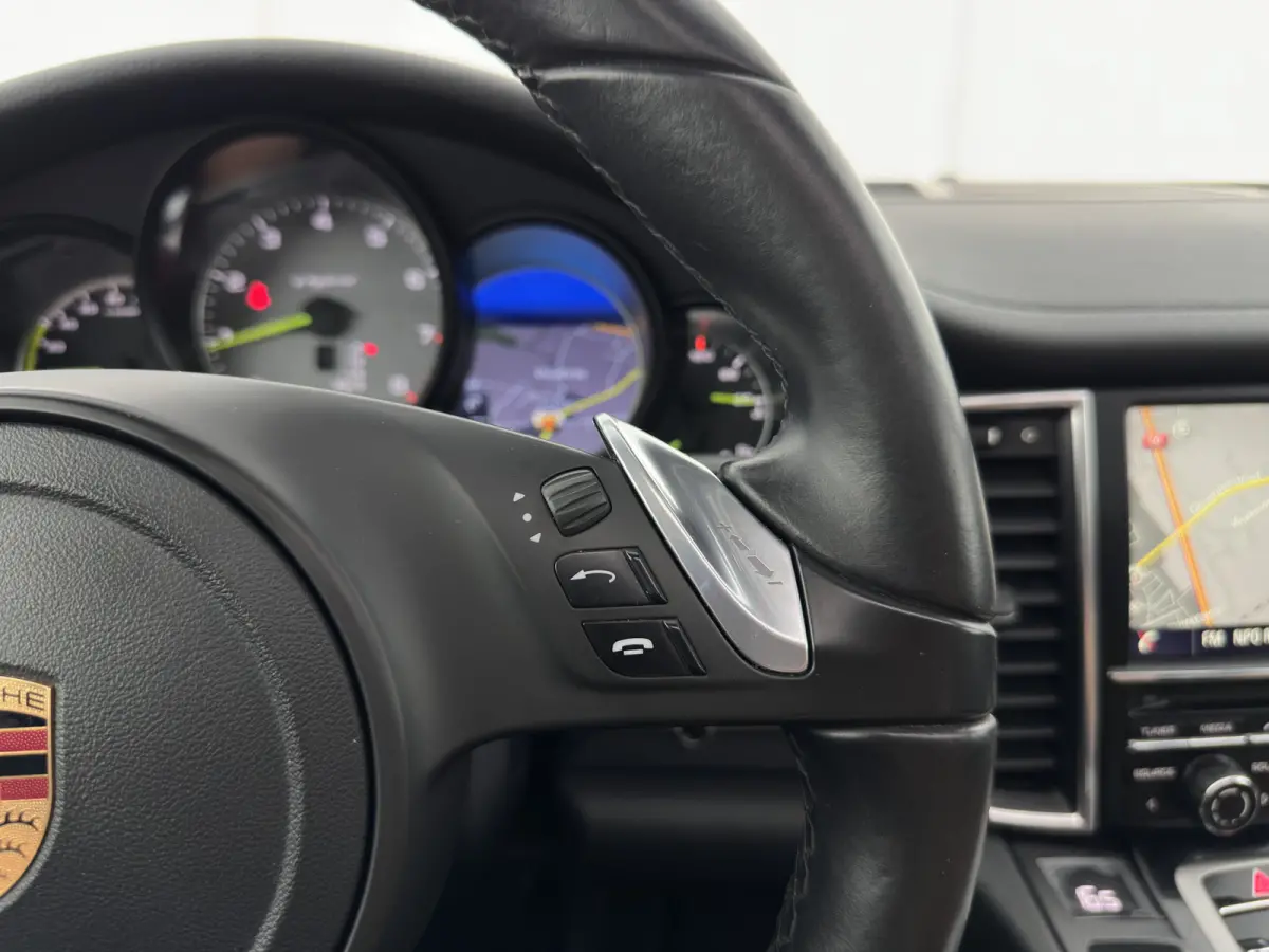3.0 S E-Hybrid (Plug-In) Aut. *PANO | LEATHER | XENON | HEATED-SPORTSEATS | MEMORY-PACK | BOSE-SOUND | AIR-SUSPENSION | NAVI-FULLMAP | CAMERA | PRIVACY-GLASS | SHIFTPADDLES | ECC | PDC | CRU