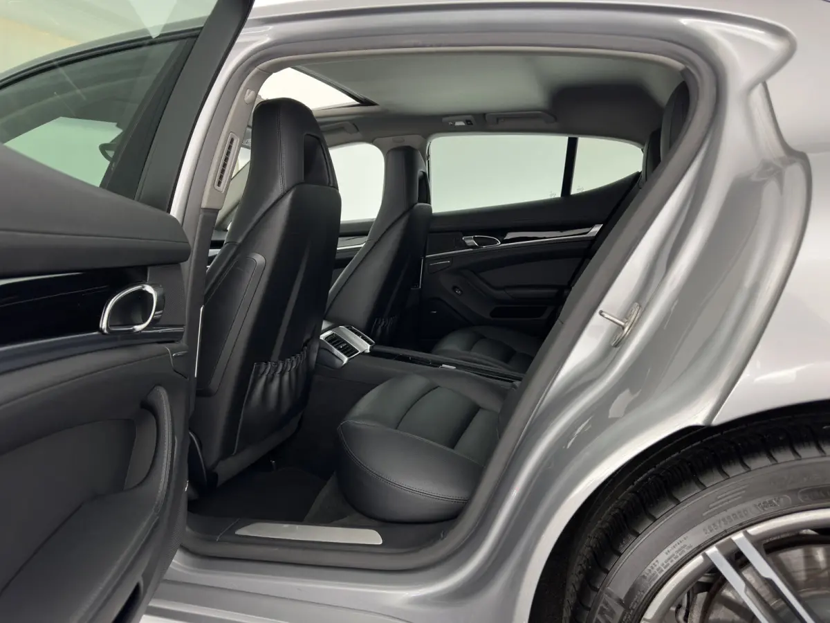 3.0 S E-Hybrid (Plug-In) Aut. *PANO | LEATHER | XENON | HEATED-SPORTSEATS | MEMORY-PACK | BOSE-SOUND | AIR-SUSPENSION | NAVI-FULLMAP | CAMERA | PRIVACY-GLASS | SHIFTPADDLES | ECC | PDC | CRU