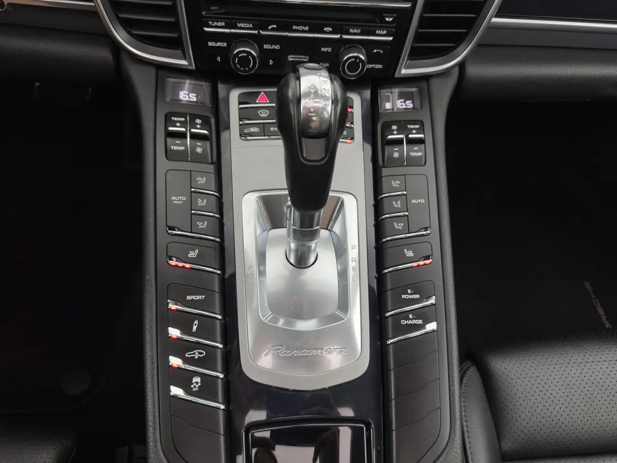 3.0 S E-Hybrid (Plug-In) Aut. *PANO | LEATHER | XENON | HEATED-SPORTSEATS | MEMORY-PACK | BOSE-SOUND | AIR-SUSPENSION | NAVI-FULLMAP | CAMERA | PRIVACY-GLASS | SHIFTPADDLES | ECC | PDC | CRU