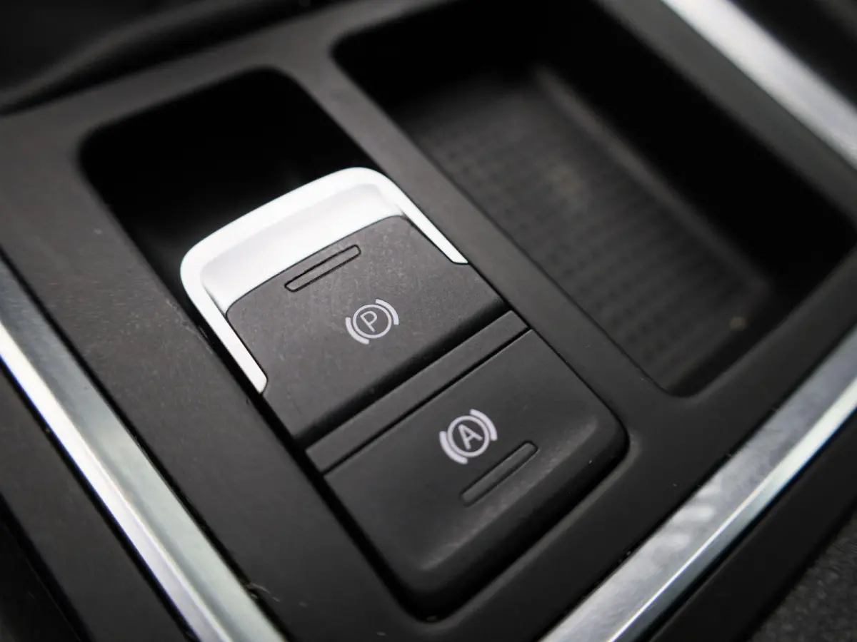 1.0 TSI Style Business Intense | Apple Carplay / Android Auto | Camera | Parkeersensoren | Stoelverwarming | Stuurverwarming |