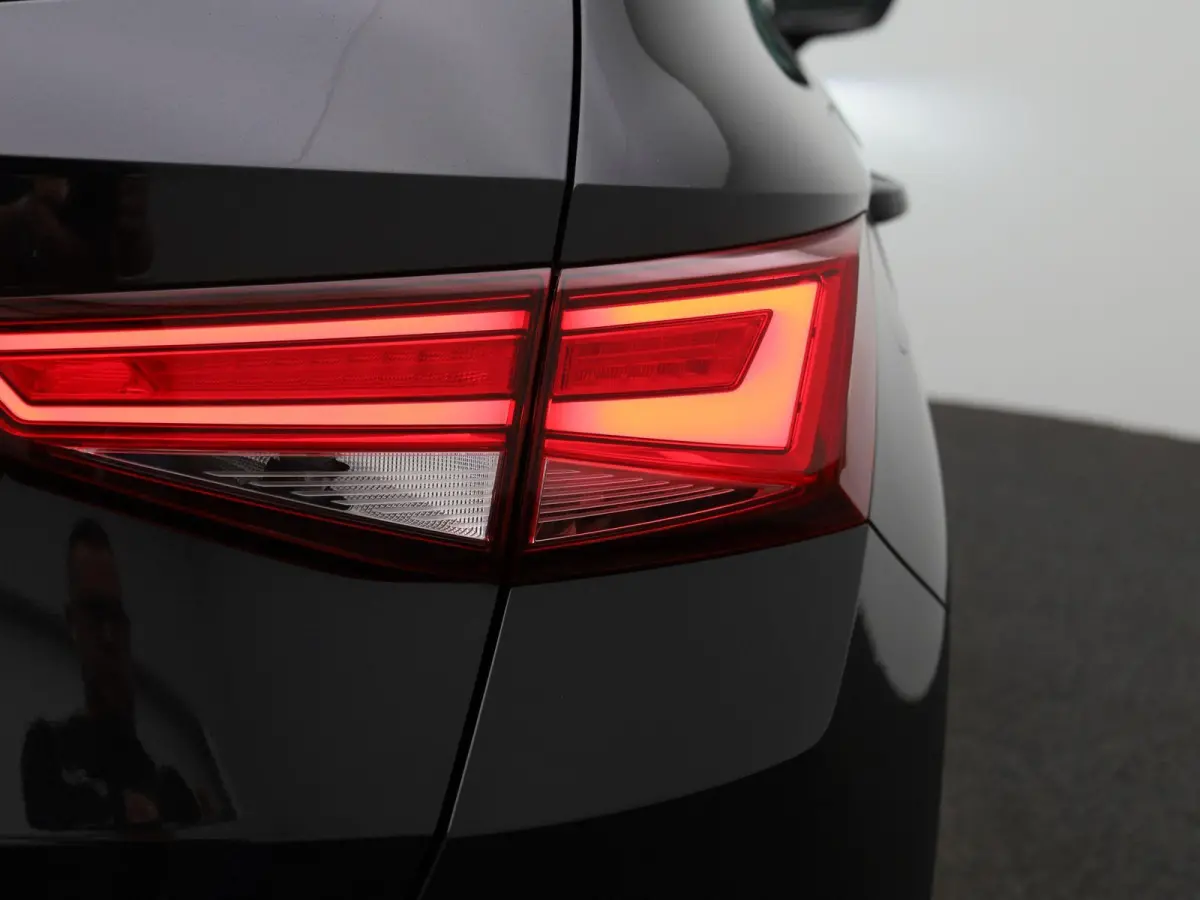 1.0 TSI Style Business Intense | Apple Carplay / Android Auto | Camera | Parkeersensoren | Stoelverwarming | Stuurverwarming |