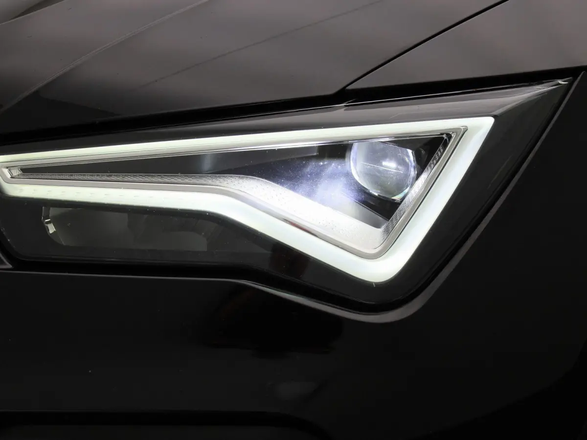 1.0 TSI Style Business Intense | Apple Carplay / Android Auto | Camera | Parkeersensoren | Stoelverwarming | Stuurverwarming |