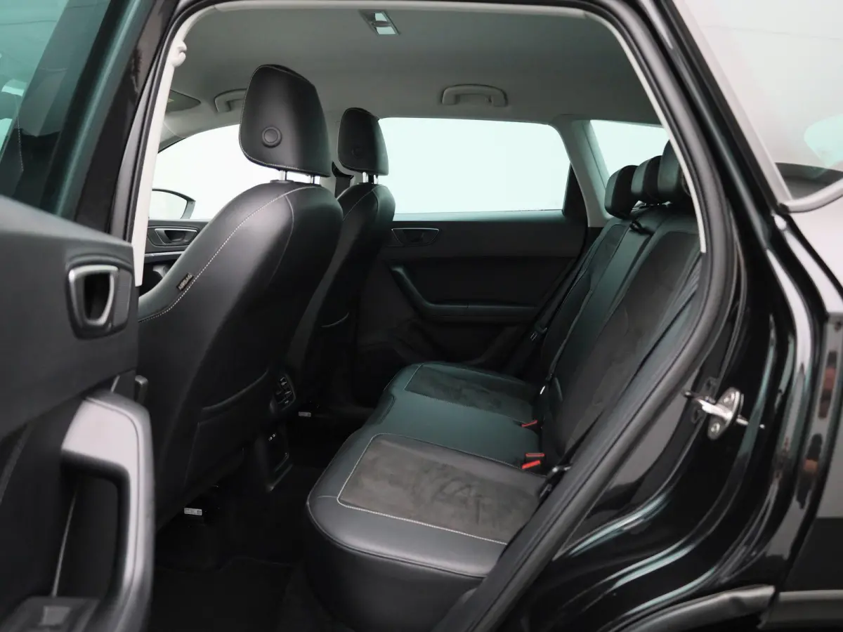 1.0 TSI Style Business Intense | Apple Carplay / Android Auto | Camera | Parkeersensoren | Stoelverwarming | Stuurverwarming |