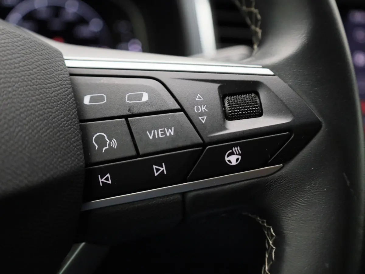1.0 TSI Style Business Intense | Apple Carplay / Android Auto | Camera | Parkeersensoren | Stoelverwarming | Stuurverwarming |