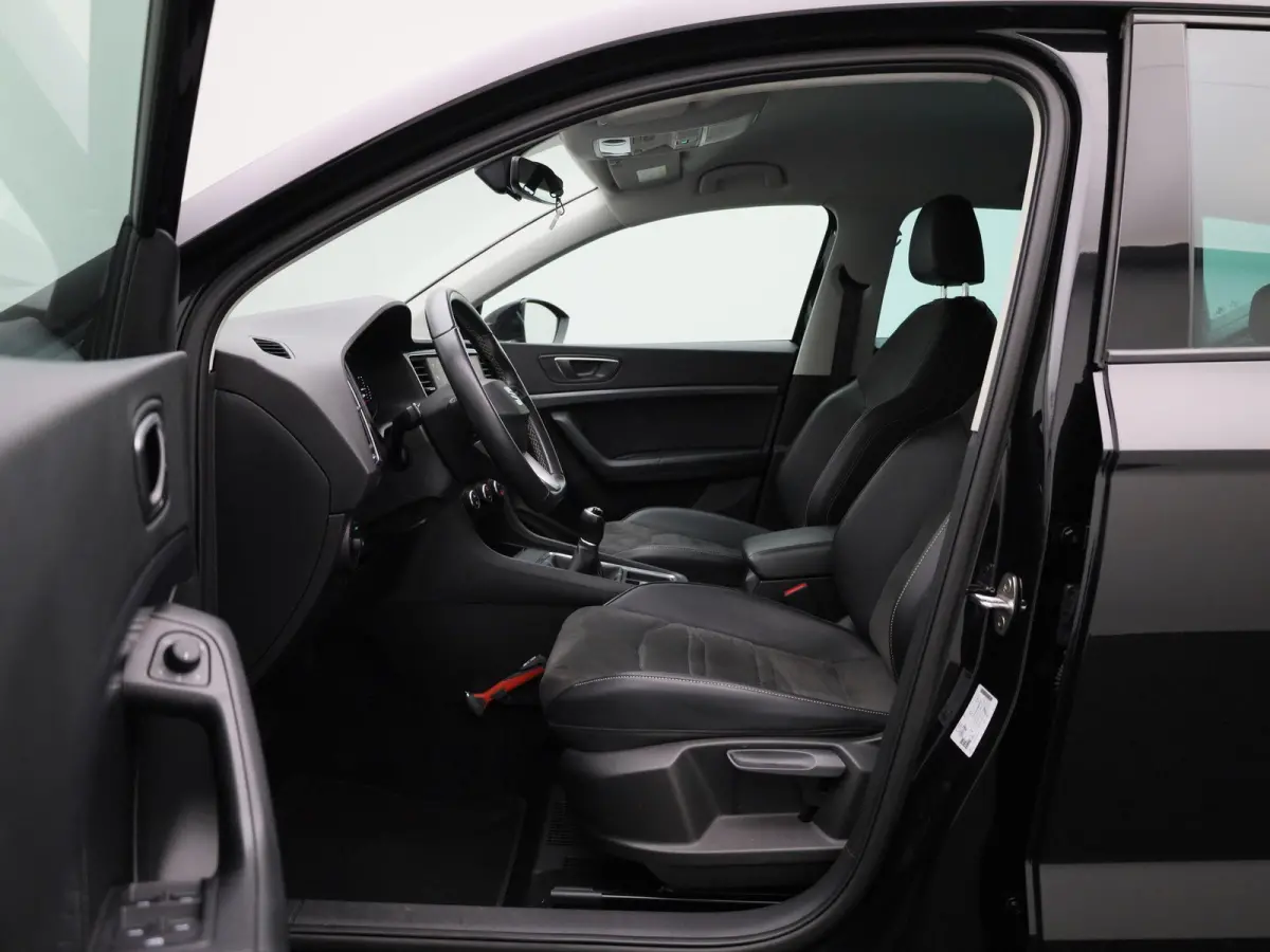 1.0 TSI Style Business Intense | Apple Carplay / Android Auto | Camera | Parkeersensoren | Stoelverwarming | Stuurverwarming |