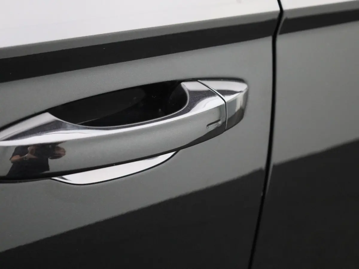 1.0 TSI Style Business Intense | Apple Carplay / Android Auto | Camera | Parkeersensoren | Stoelverwarming | Stuurverwarming |