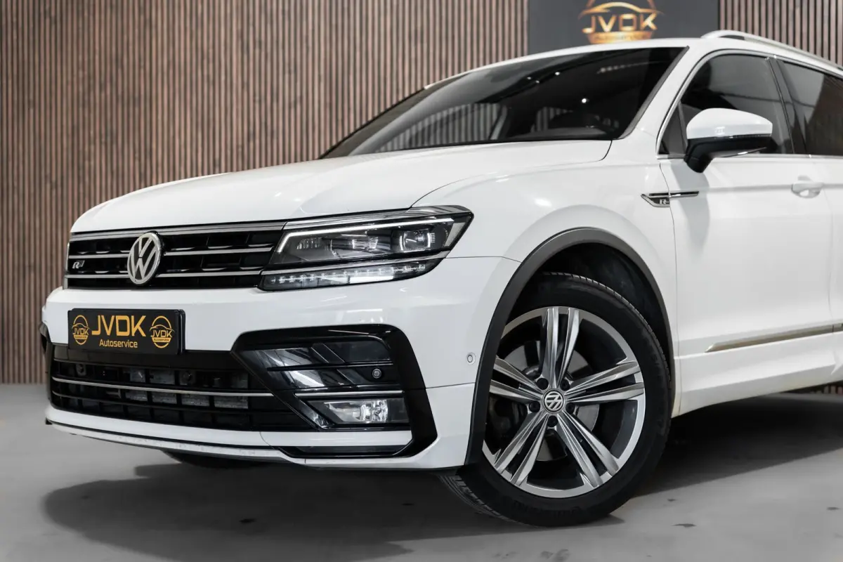 2.0 TSI 4Motion R-Line DSG PANO LED CAMERA LEDER FULL