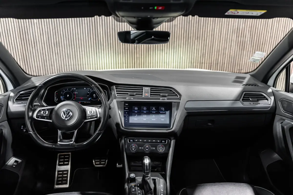 2.0 TSI 4Motion R-Line DSG PANO LED CAMERA LEDER FULL