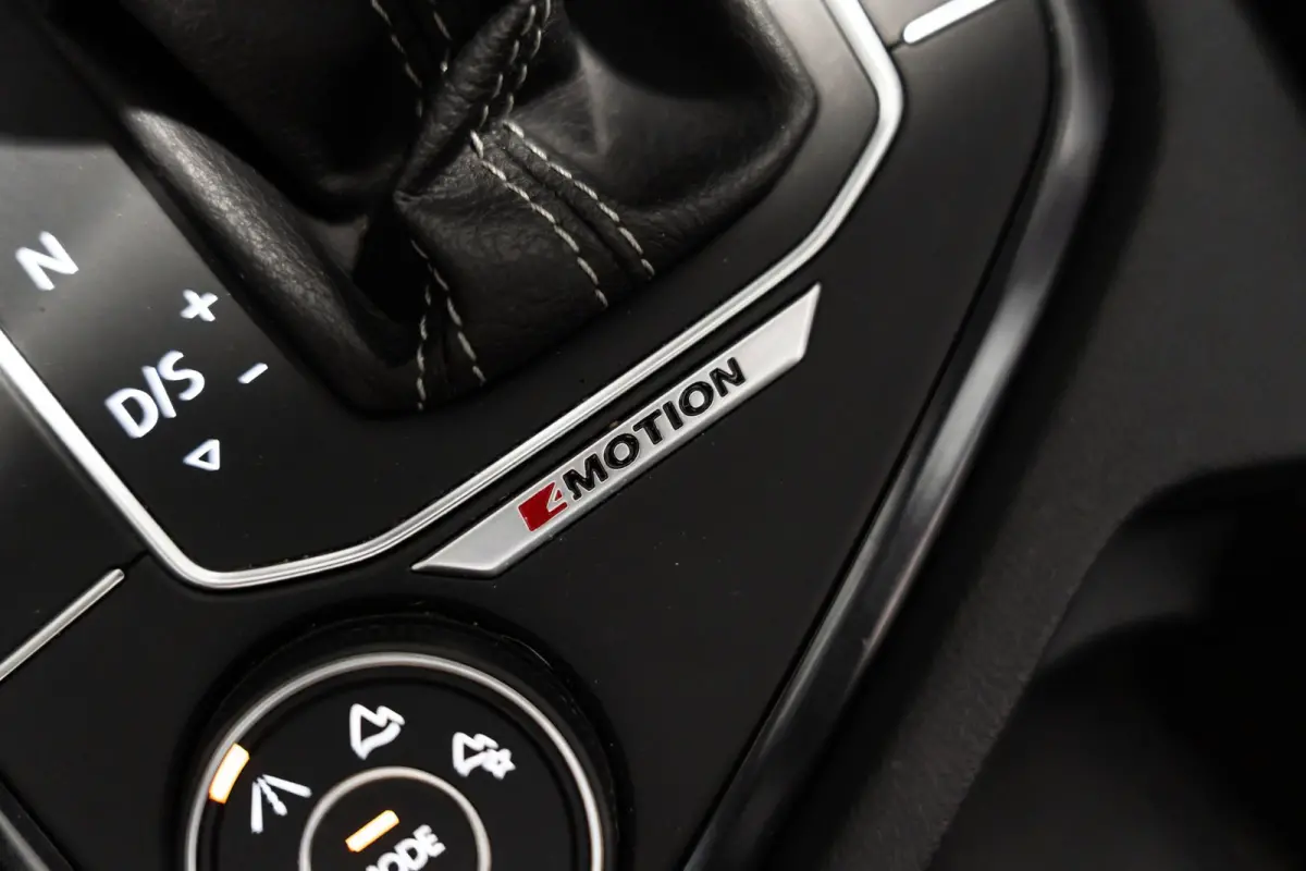 2.0 TSI 4Motion R-Line DSG PANO LED CAMERA LEDER FULL