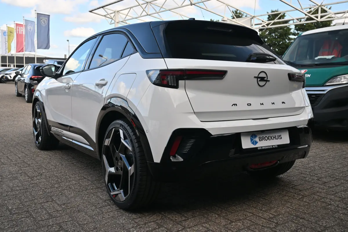 Mokka-e GSE - 280pk | Torsen Sperdifferentieel | Alcantara | Stoel/Stuuverwarming | Navigatie | Achteruitrijcamera | !!