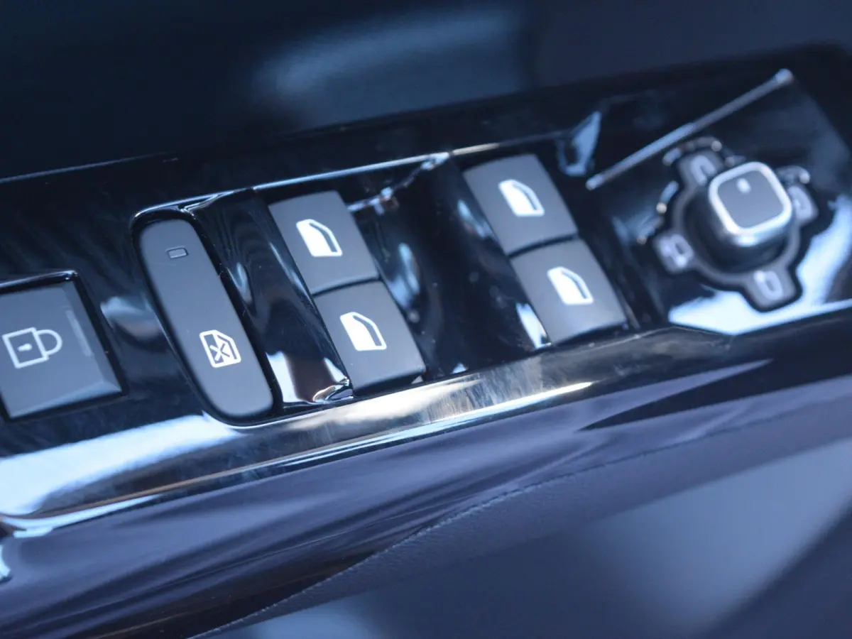 1.6 Plug-In Hybrid 195 Business
