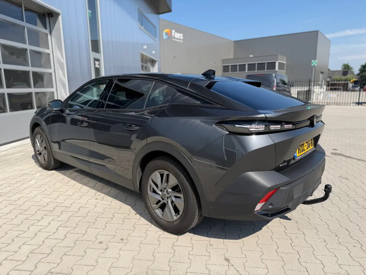 1.2 PureTech Allure 130 EAT8 / led / 65.000 km/ virtueel