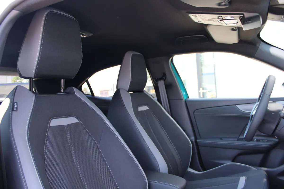GS | Nieuw | Automaat | Navigatie | Camera | Carplay | Parkeersensoren |