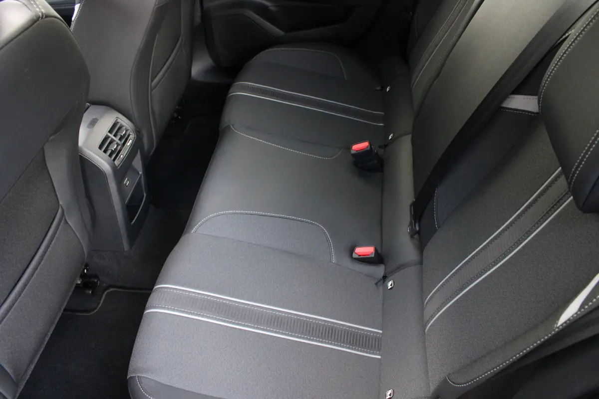 GS | Nieuw | Automaat | Navigatie | Camera | Carplay | Parkeersensoren |