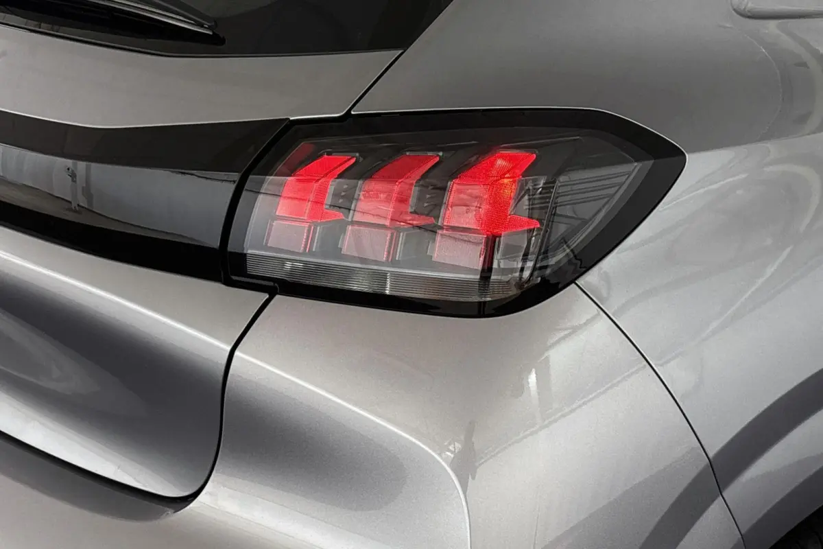 1.2 PureTech Active Pack 1e Eigenaar Navigatie Apple CarPlay