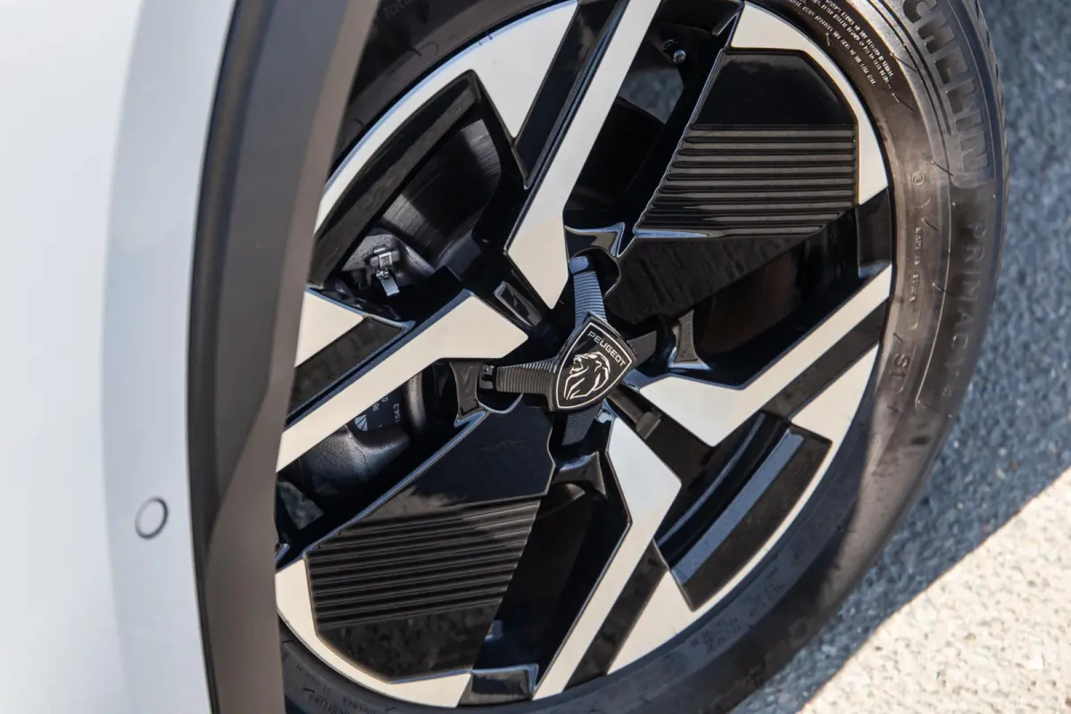 EV Allure 54 kWh ADAPTIVE CRUISE / CARPLAY / CAMERA / NAVI