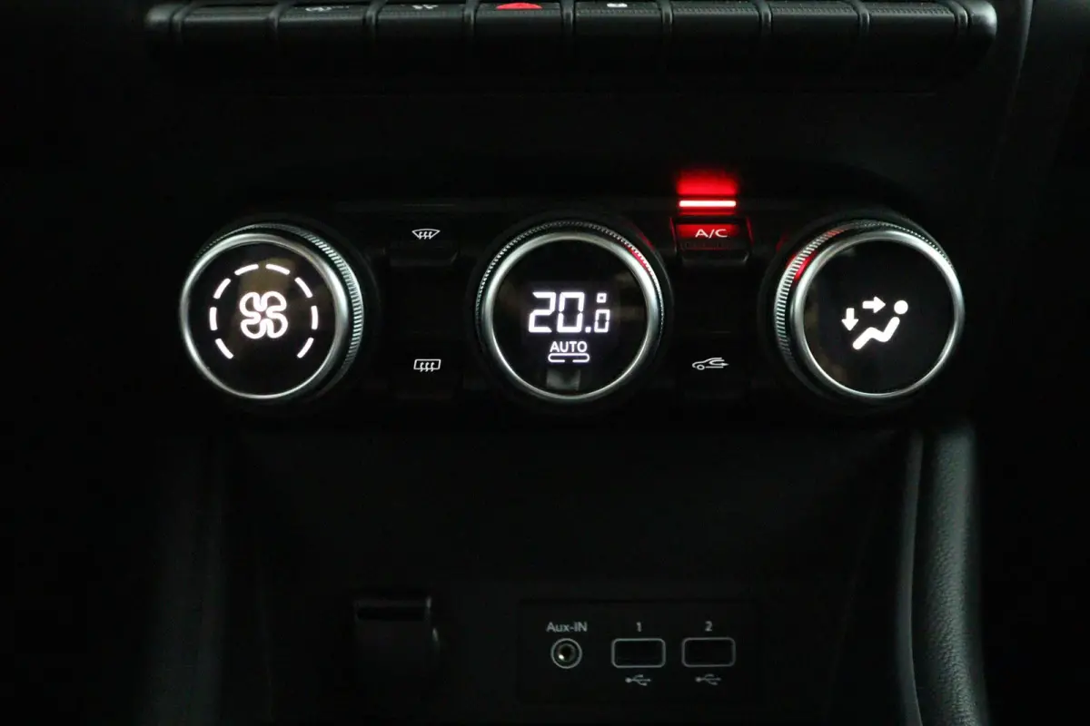TCe 140 EDC GPF Intens | AUTOMAAT | Trekhaak | Parkeercamera | Navigatie |