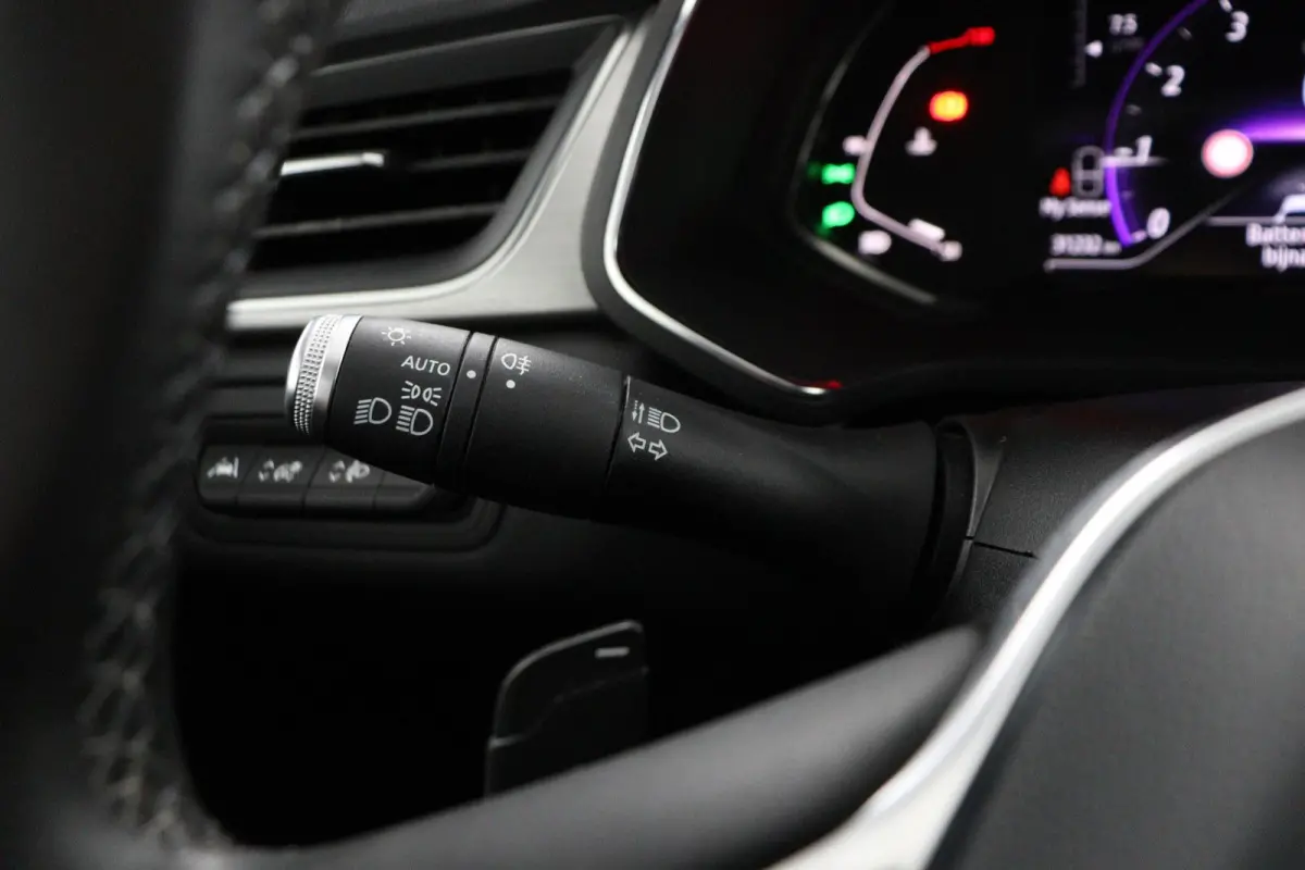 TCe 140 EDC GPF Intens | AUTOMAAT | Trekhaak | Parkeercamera | Navigatie |