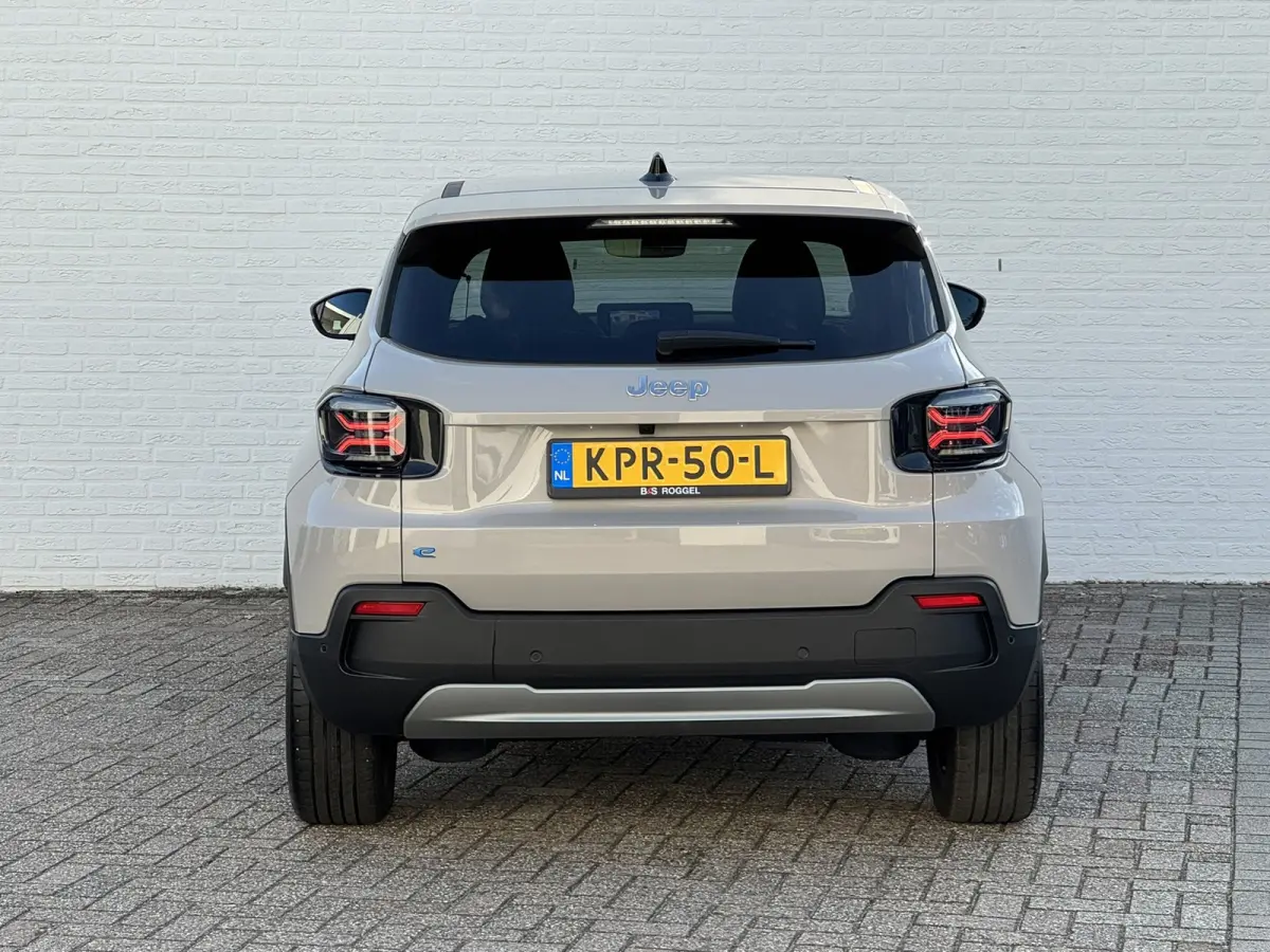 Summit 54 kWh SOH 96% Clima Camera Carplay Adaptive Cruise PDC voor en achter Half Leder