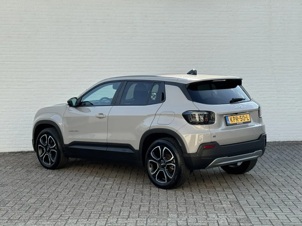 Summit 54 kWh SOH 96% Clima Camera Carplay Adaptive Cruise PDC voor en achter Half Leder