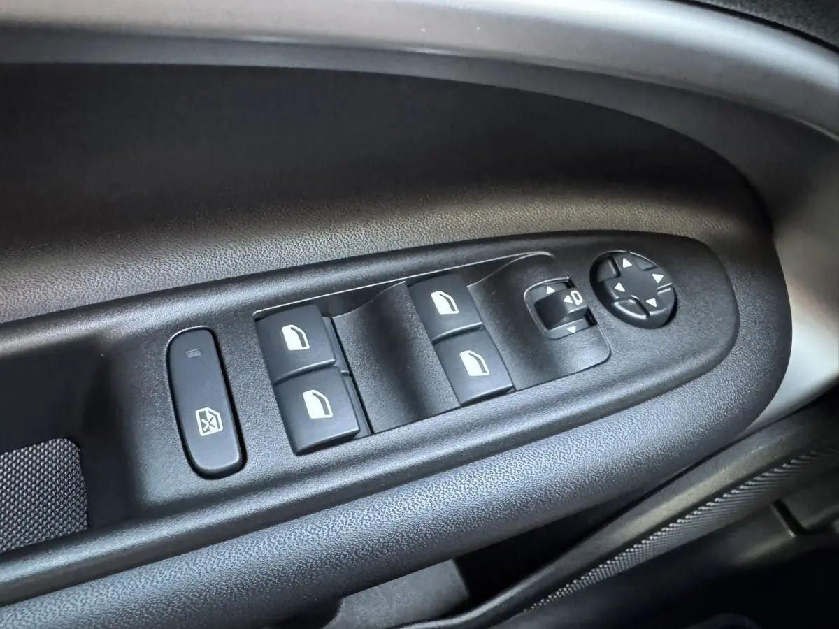 Summit 54 kWh SOH 96% Clima Camera Carplay Adaptive Cruise PDC voor en achter Half Leder