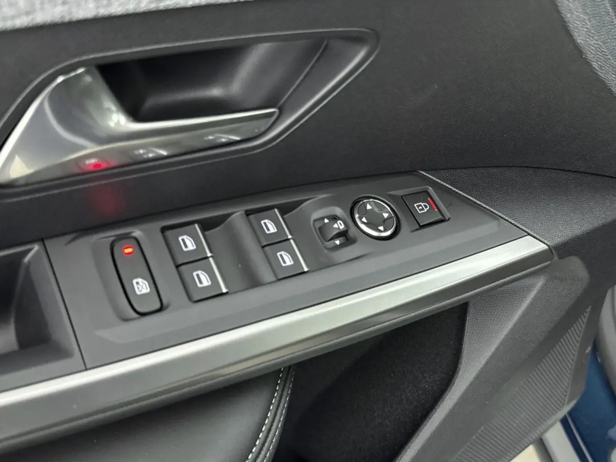 1.6 Plug-in Hybrid 195pk GT Exclusive | DEMO DEAL | Panoramisch schuifkanteldak | Lederen bekleding | Elektrische achterklep |
