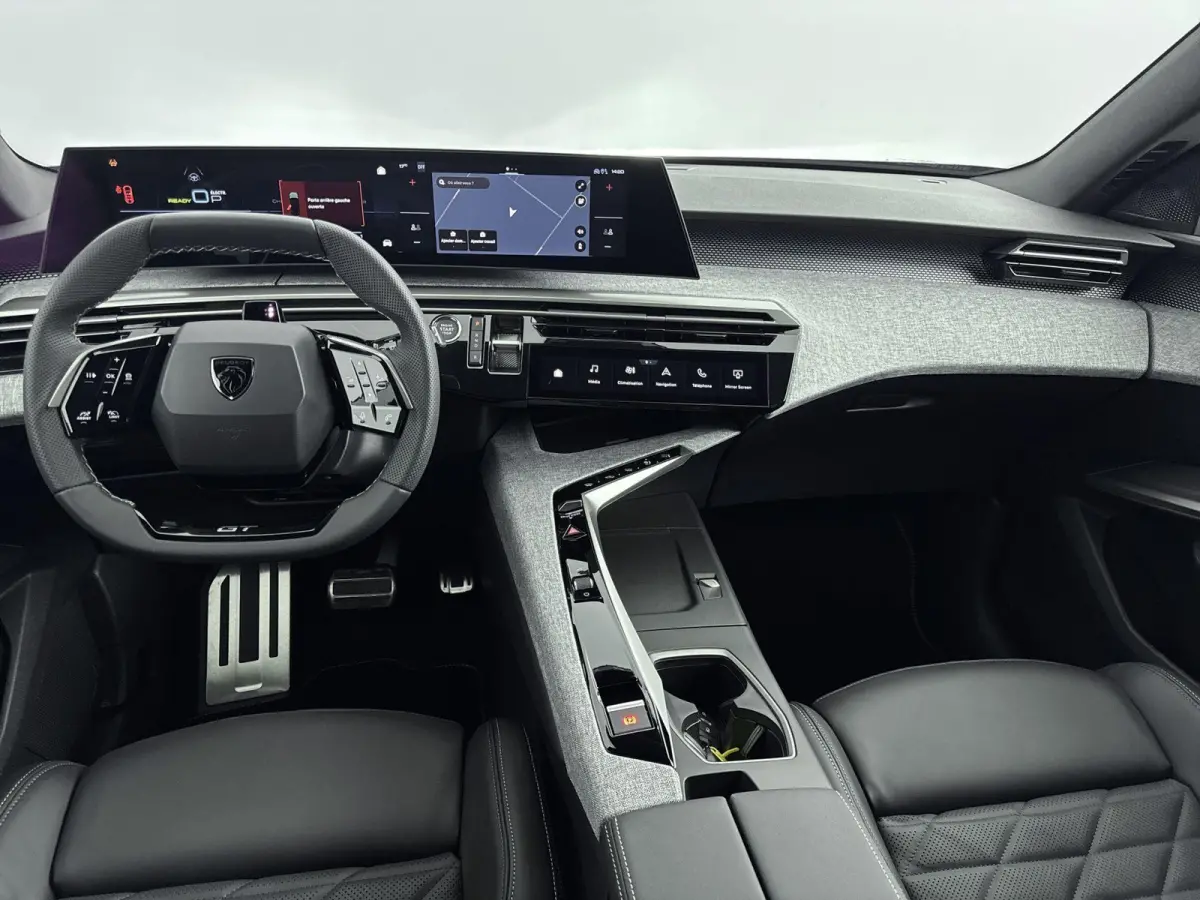 1.6 Plug-in Hybrid 195pk GT Exclusive | DEMO DEAL | Panoramisch schuifkanteldak | Lederen bekleding | Elektrische achterklep |