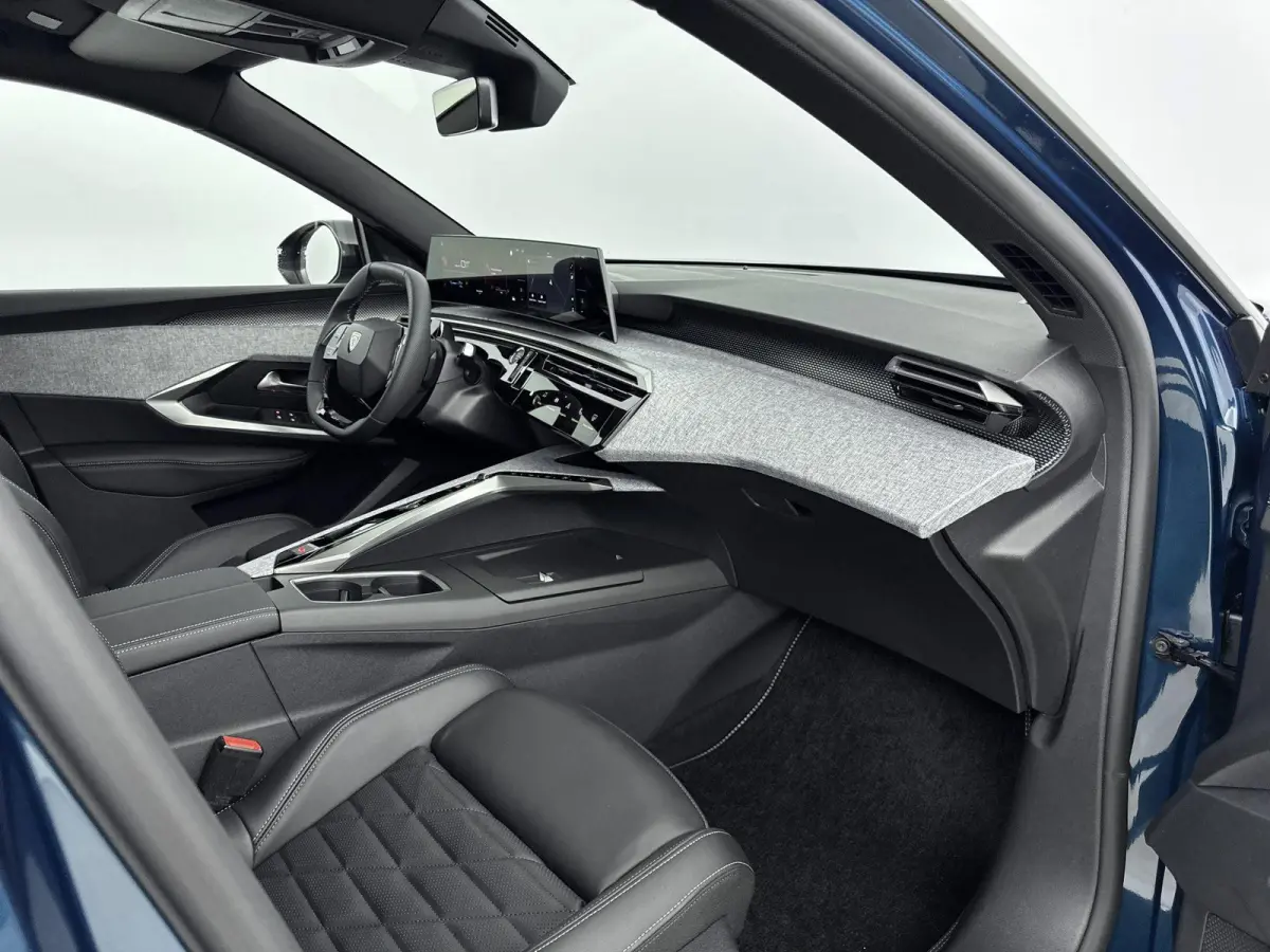 1.6 Plug-in Hybrid 195pk GT Exclusive | DEMO DEAL | Panoramisch schuifkanteldak | Lederen bekleding | Elektrische achterklep |