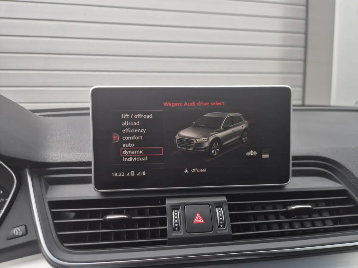 SQ5 3.0 TFSI SQ5 quattro 355PK/ABT/Lucht/Trekhaak/Pano/Leder/21/Virtual/Carplay/