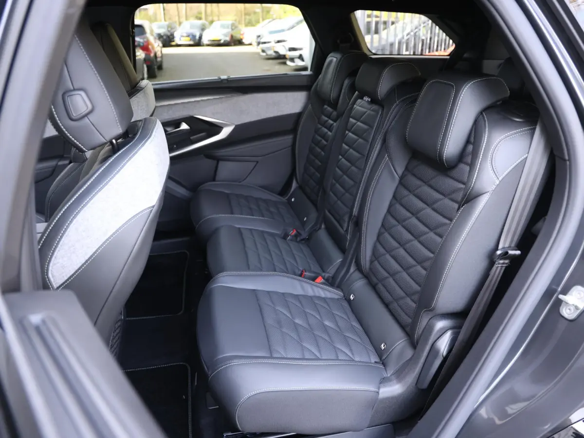 GT Exclusive 73 kWh 7p | Demo | Trekhaak | Lederen Bekleding | Navigatie | Camera | panoramadak