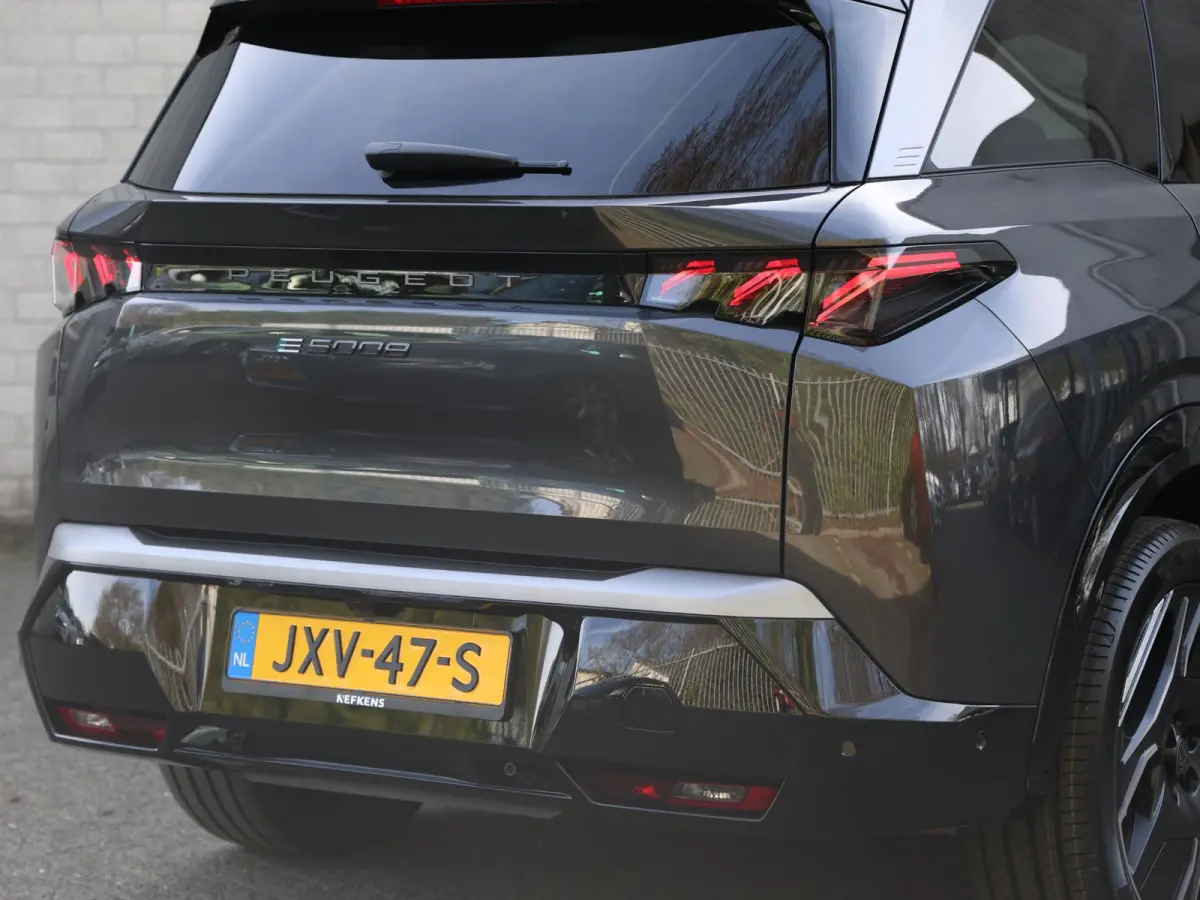 GT Exclusive 73 kWh 7p | Demo | Trekhaak | Lederen Bekleding | Navigatie | Camera | panoramadak