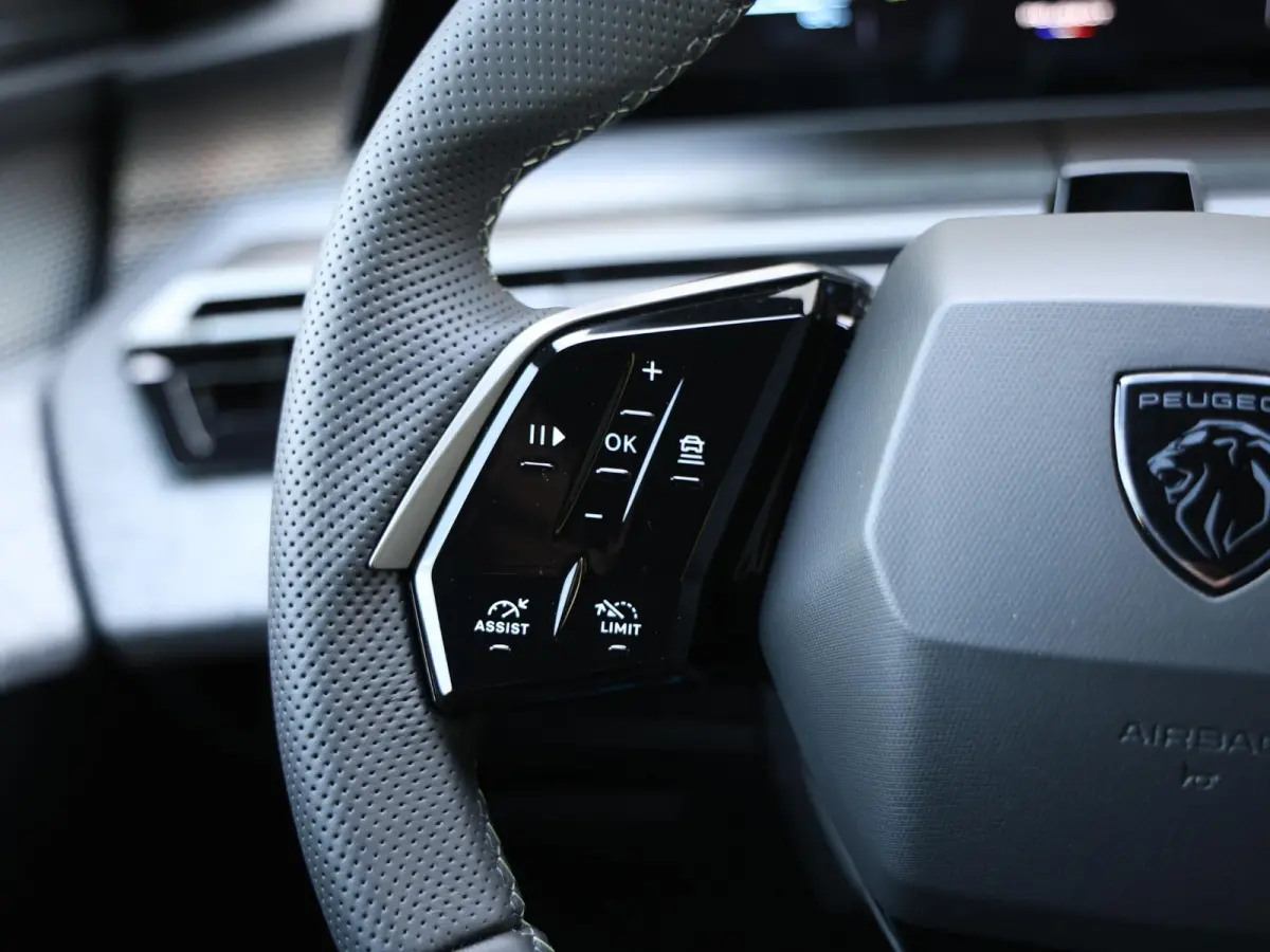 GT Exclusive 73 kWh 7p | Demo | Trekhaak | Lederen Bekleding | Navigatie | Camera | panoramadak